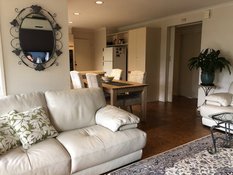 Countryside Connections Spa Cottage - South Australia Travel 1