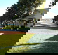 Pelican Shore Villas - South Australia Travel