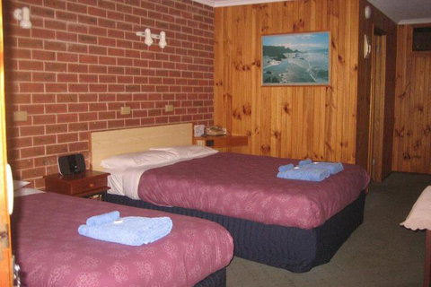 Orbost Country Road Motor Inn - South Australia Travel 3