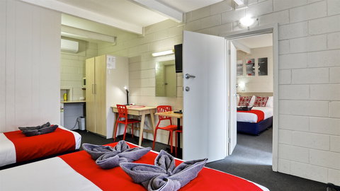 Castle Creek Motel - South Australia Travel 6