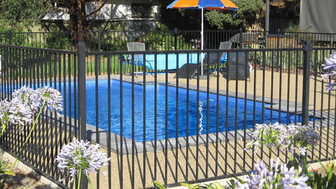 Castle Creek Motel - South Australia Travel 3