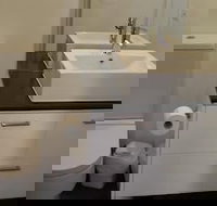 Essendon Apartments - South Australia Travel