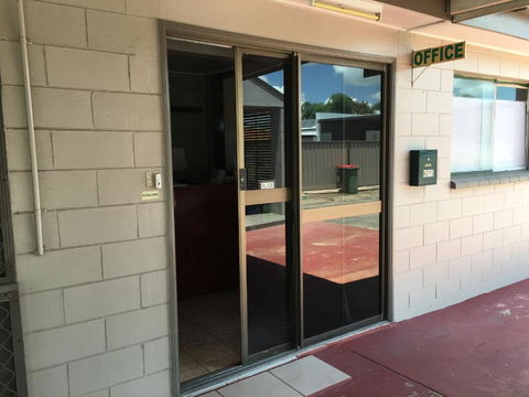 Plantation Park Motor Inn - South Australia Travel 3