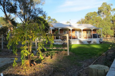 Honeyeater Cottage - South Australia Travel 0