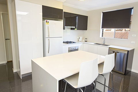 Astina Serviced Apartments Parkside - South Australia Travel 4