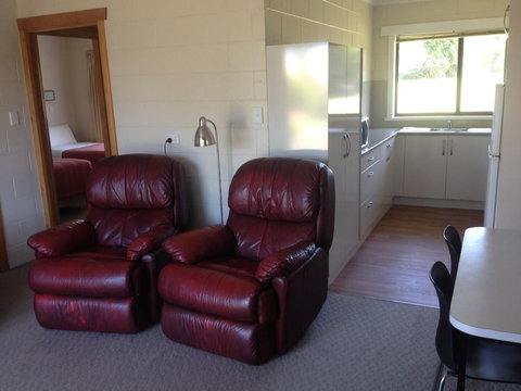 Willaway Motel Apartments - South Australia Travel 1
