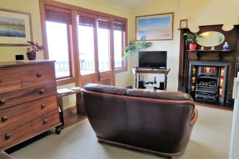 McCloud House - South Australia Travel 3