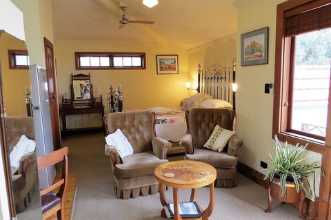 McCloud House - South Australia Travel 5