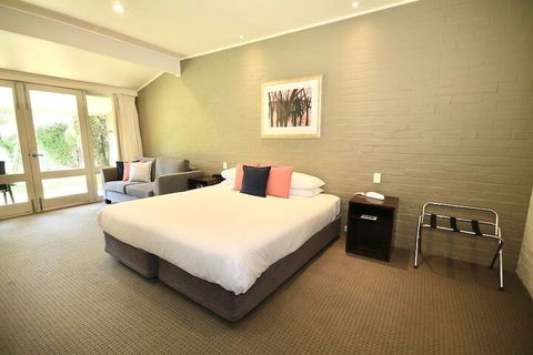 Briars Country Lodge - South Australia Travel 3
