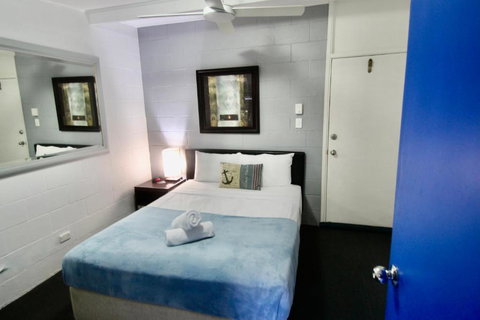 Hideaway Noosa Men Only Beach Resort - South Australia Travel 1