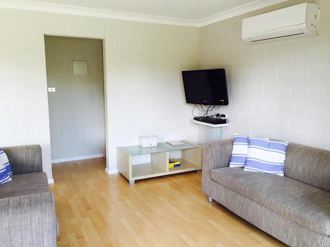 Emerald Apartment - South Australia Travel 0