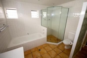 Sandcastles On The Beach Bargara - South Australia Travel 4