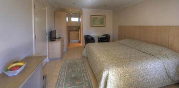 Cooma Motor Lodge Motel - South Australia Travel 1