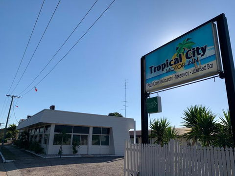 Tropical City Motor Inn - South Australia Travel 2