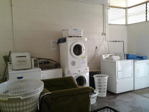 Tropical City Motor Inn - South Australia Travel 5