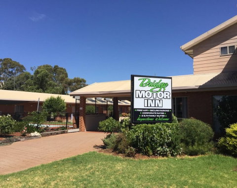 Bridge Motor Inn - South Australia Travel 0