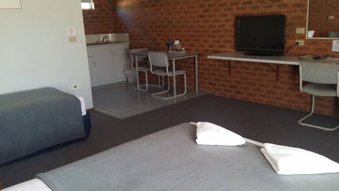 Bridge Motor Inn - South Australia Travel 4