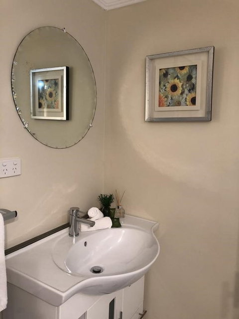 Macedon Ranges Hotel & Spa - South Australia Travel 5