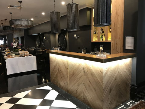 Macquarie Manor - South Australia Travel 6