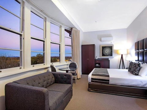 Monte Pio Hotel & Conference Centre - South Australia Travel 1