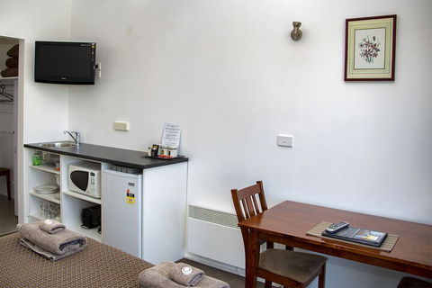 Delatite Apartments Timbertop & Fir - South Australia Travel 3