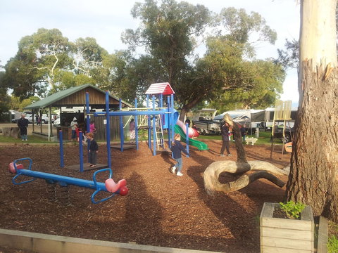 Iluka Holiday Centre - South Australia Travel 4