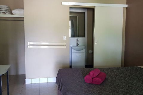 Beagle Motor Inn - South Australia Travel 3