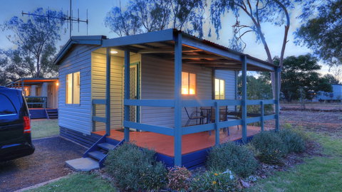Cobar Caravan Park - South Australia Travel 0