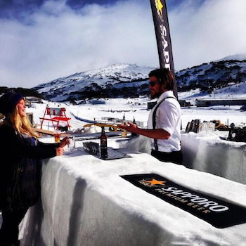 Man From Snowy River Hotel - South Australia Travel 6