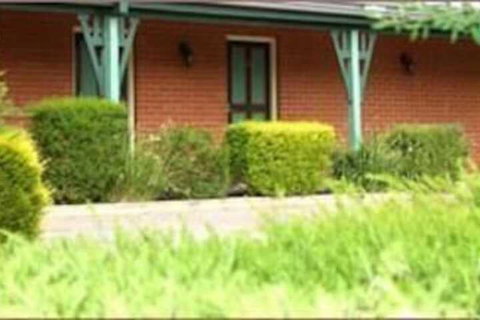 Young Federation Motor Inn - South Australia Travel 7