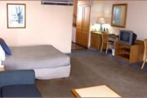 Young Federation Motor Inn - South Australia Travel 1