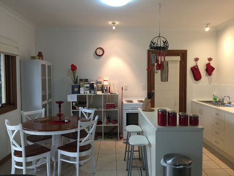 Clarevale Cottage B&B - South Australia Travel 4
