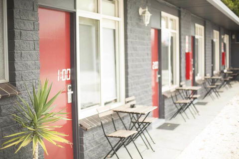 Siesta Central Apartments - South Australia Travel 5
