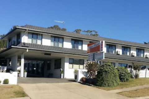 White Manor Motel - South Australia Travel 0