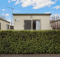 Lake Hamilton Motor Village  Caravan Park - South Australia Travel