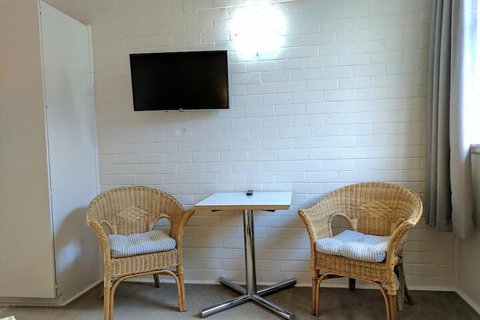 Lake Bolac Motel - South Australia Travel 5