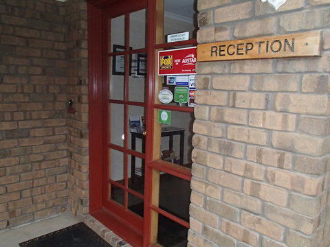 City Colonial Motor Inn - South Australia Travel 0