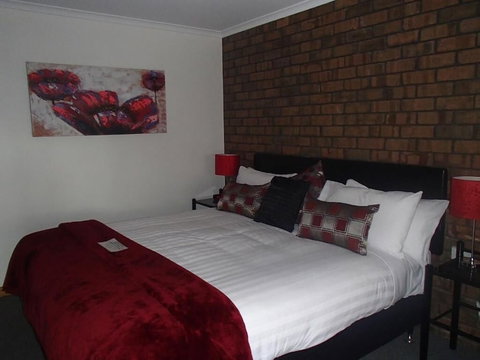 City Colonial Motor Inn - South Australia Travel 6