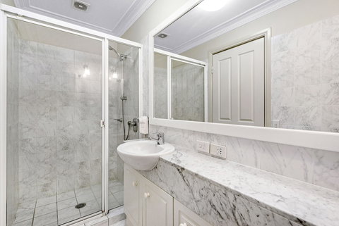 ULTIQA Rothbury Hotel - South Australia Travel 5