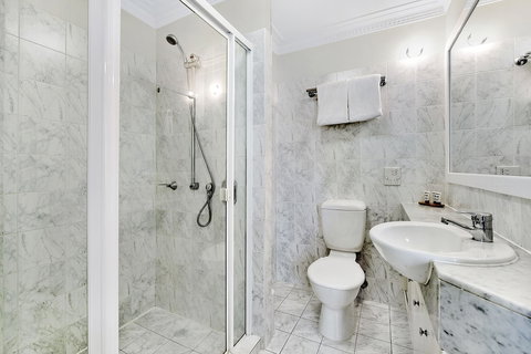 ULTIQA Rothbury Hotel - South Australia Travel 4