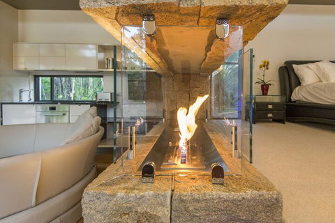 The Feathered Nest - Wildlife Retreat - South Australia Travel 1