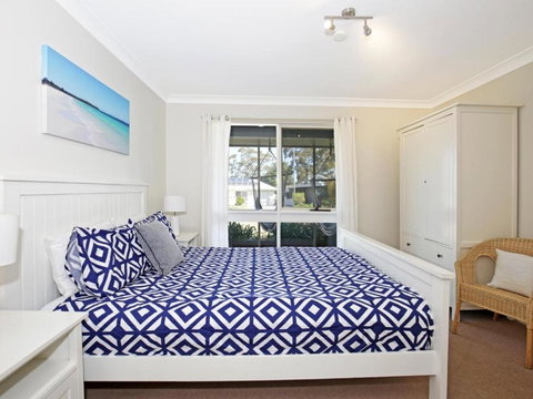 Hayes Beach House Jervis Bay Pet Friendly Award Winner Fireplace - South Australia Travel 5