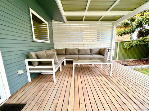 Hayes Beach House Jervis Bay Pet Friendly Award Winner Fireplace - South Australia Travel 4