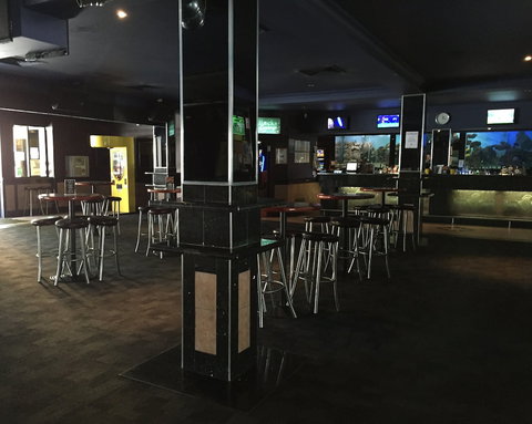 Harp Hotel - South Australia Travel 5