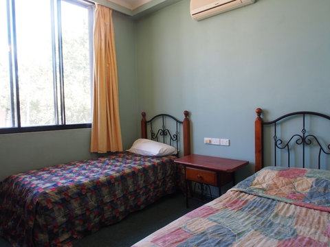 Harp Hotel - South Australia Travel 1