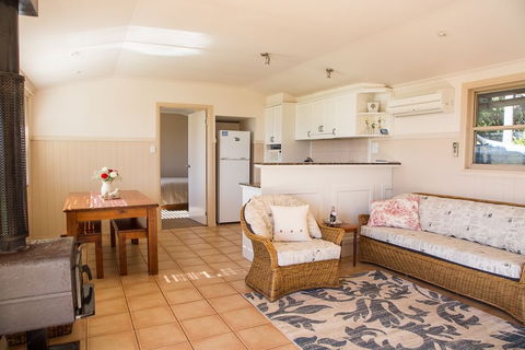 Hillview Cottages - South Australia Travel 5