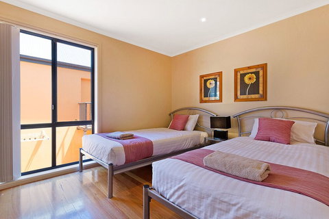 Snug Cove Villas - South Australia Travel 4