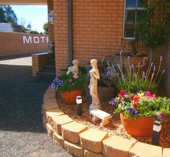 Aaron Inn Motel - South Australia Travel 0