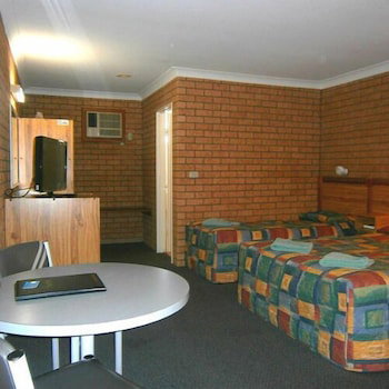 Aaron Inn Motel - South Australia Travel 4