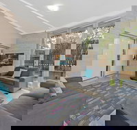 Sun Worship Crescent Head - South Australia Travel